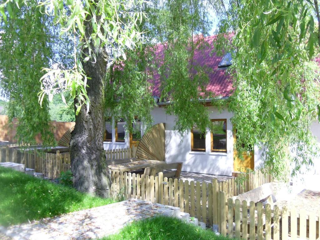 Domki Nad Jeziorem Karlowice Номер фото